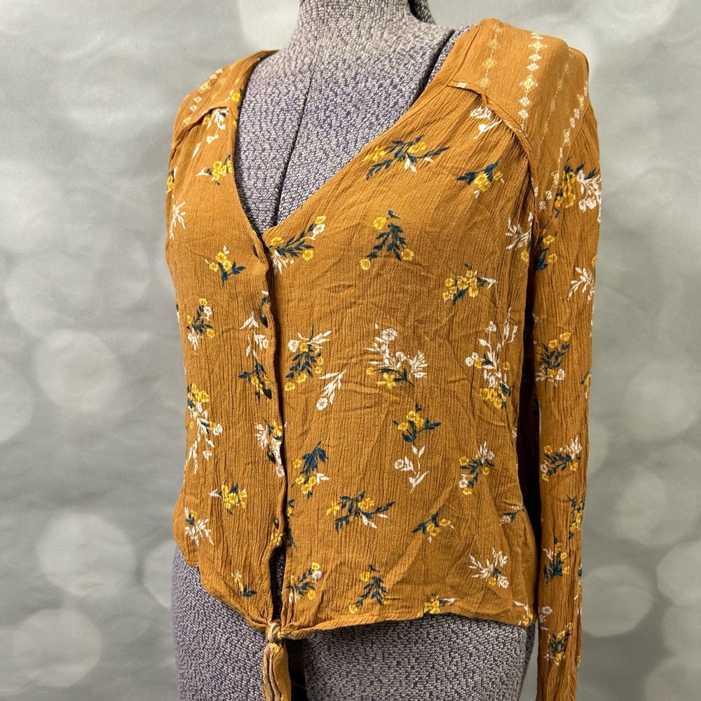 Rewind‎ size large button down V-neck knot waist blouse